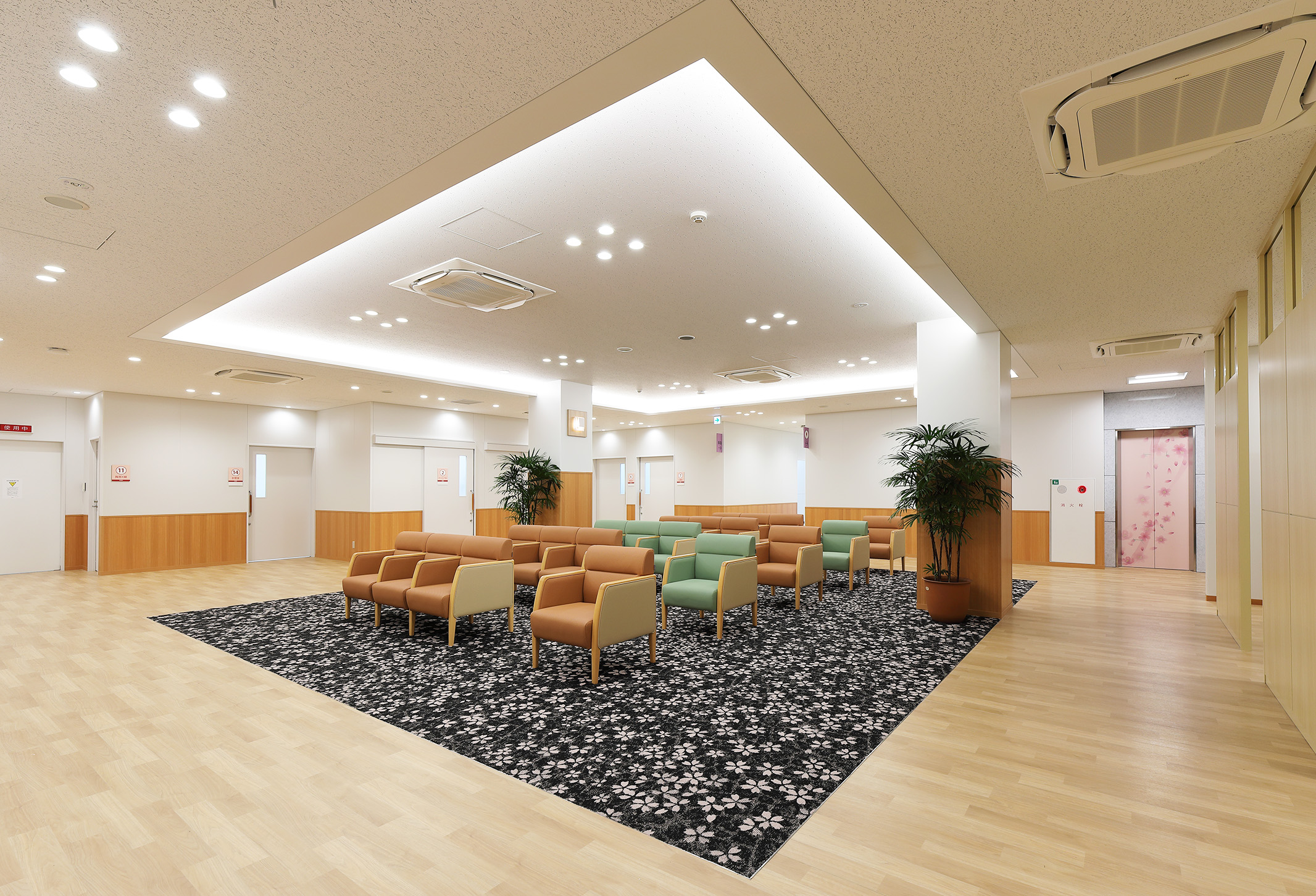 レディースフロア